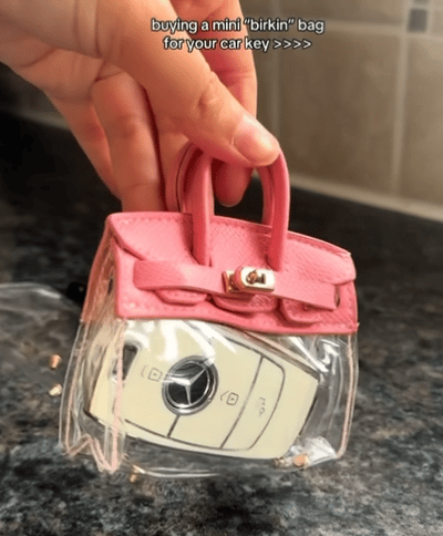 Cute Car Keychain Bag for Women ๐๐ Elegant Handbag-like Key Fob Case & Small Wallet ๐